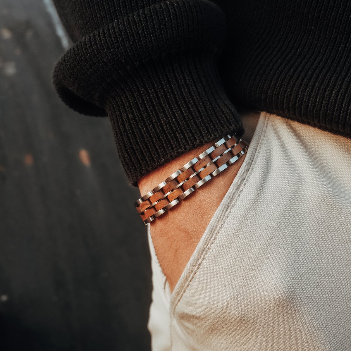 "Kanon" bracelet, featuring a stylish walnut and silver design.