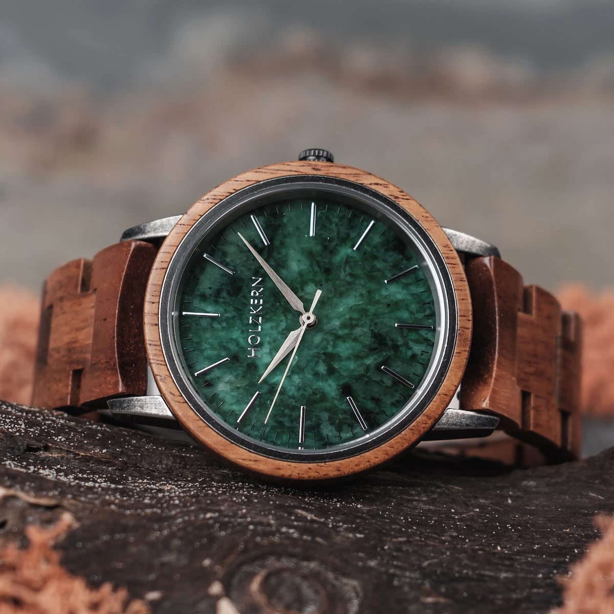 "Bob" watch, featuring a koa wood frame and marble dial, exuding a natural and elegant style.