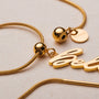 "Believe-Charm", un bracciale in oro e perla dal design elegante e sofisticato.
