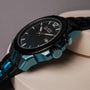 "Glaciersurge", un elegante orologio con un design degli occhi del falco, presenta una finitura acero lucida e moderna.