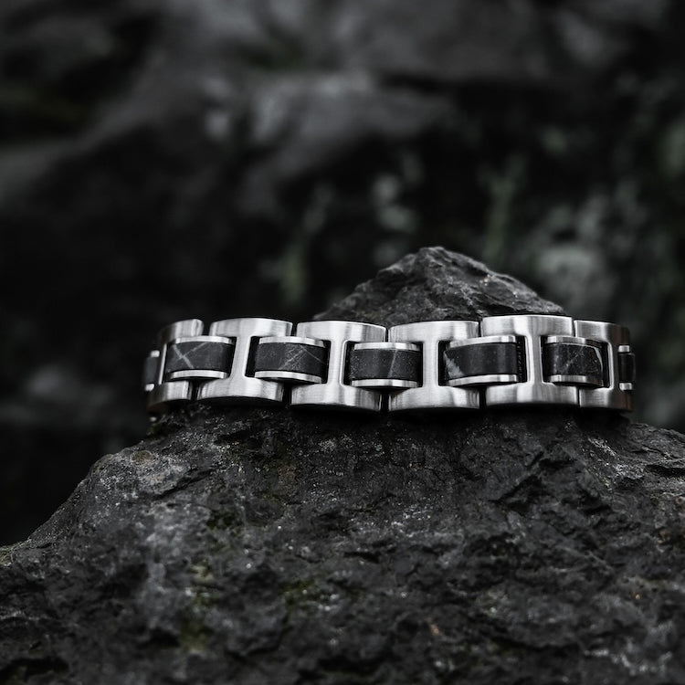 Bandlets with stone
