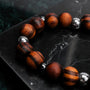 Bracciale "Superset" con perline di noce ematite con un design elegante e naturale.