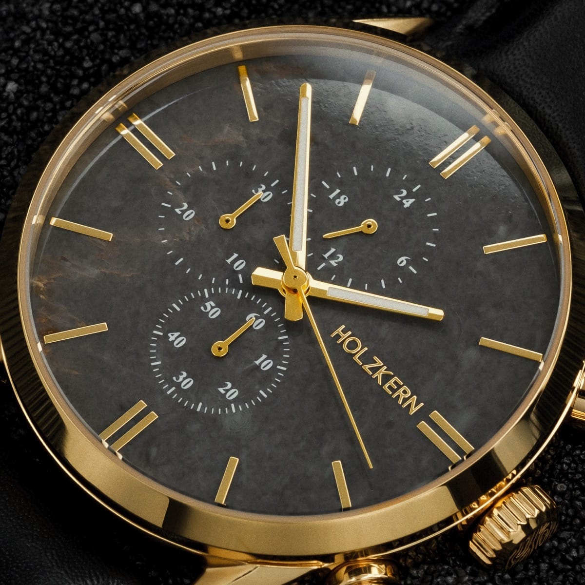 Existential (Marmor/Gold)