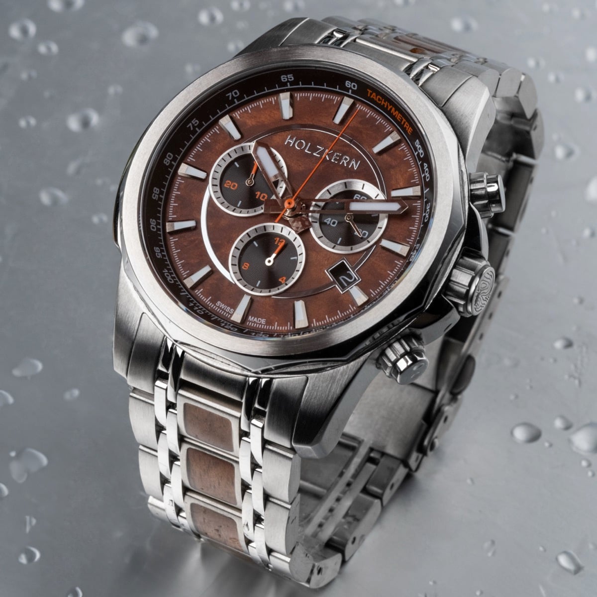 Orologio da polso "Genevra" con accenti in legno di buccia e noce, caratterizzato da un design elegante e moderno e bracciale in acciaio inox.