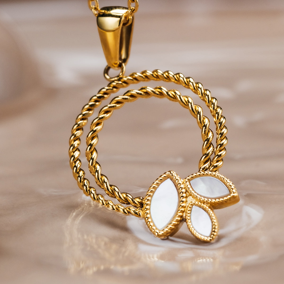 Collana Visual (Madreperla Bianca/Oro) Ii