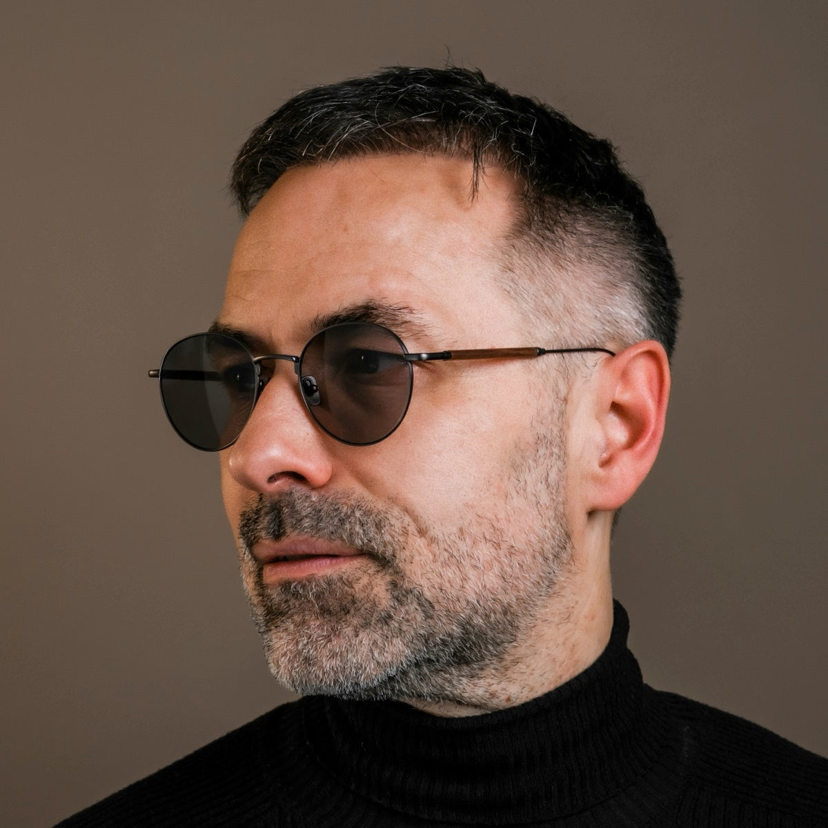The Inventor (Noce/Grigio Scuro)