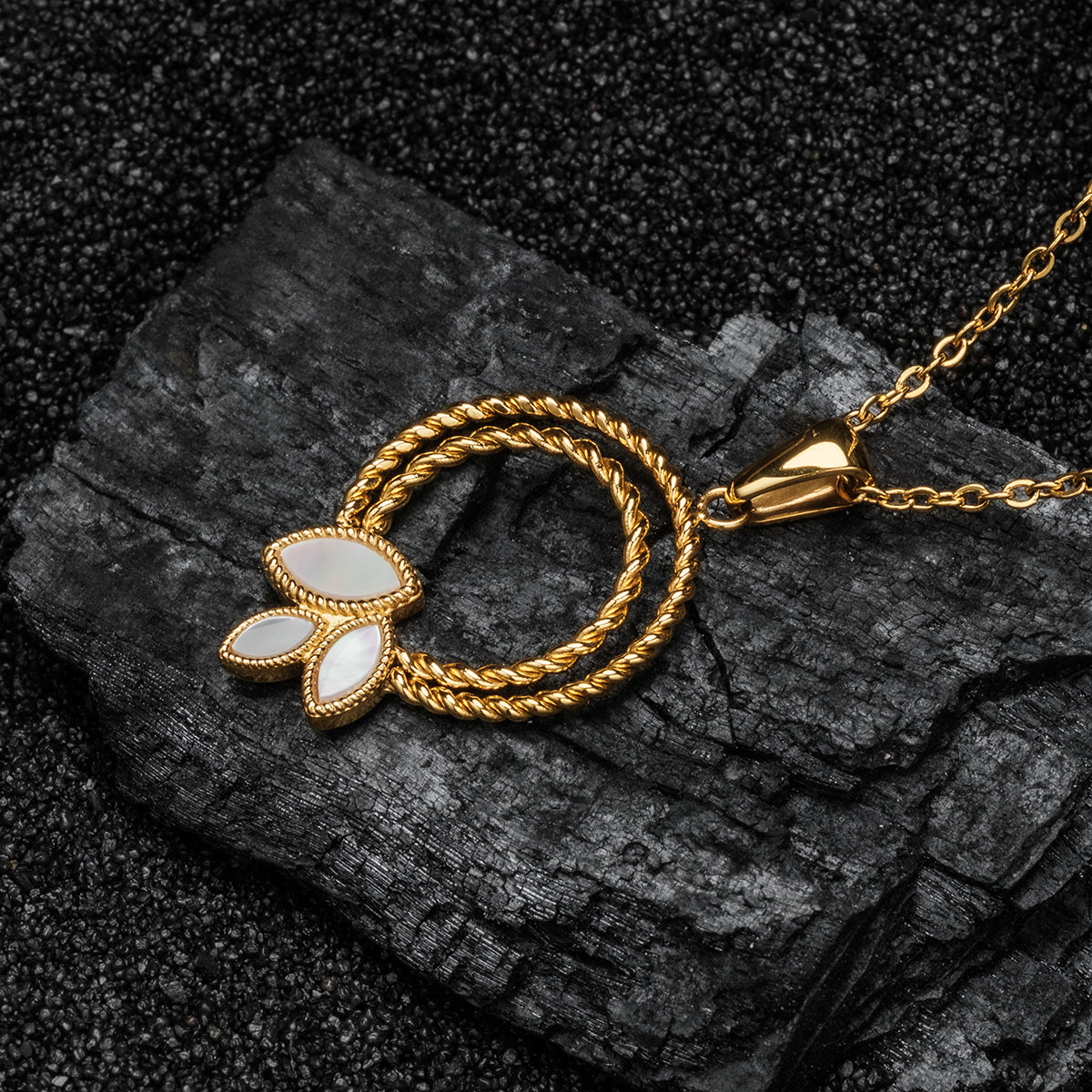 Collana Visual (Madreperla Bianca/Oro) Ii