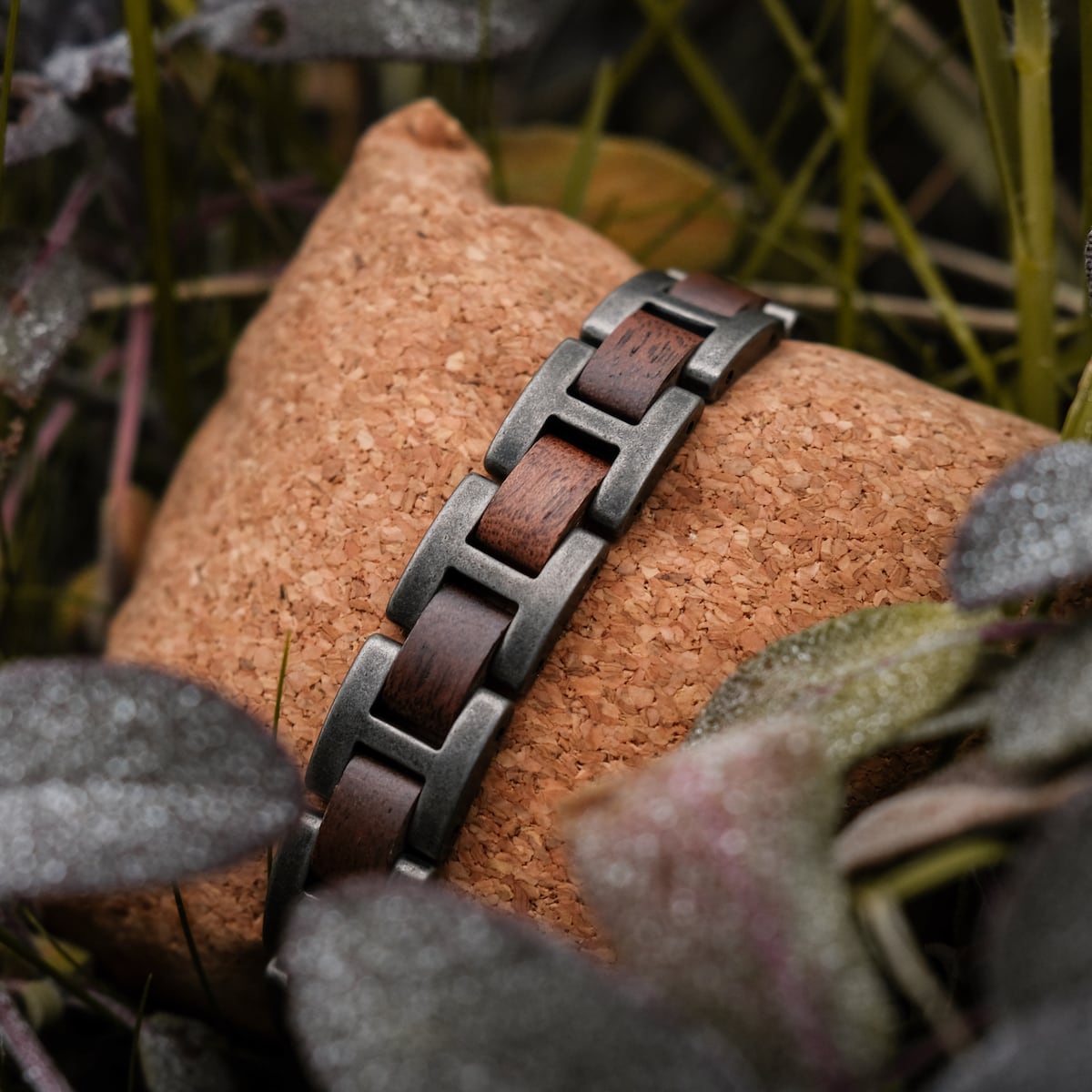"Acoustic" bracelet featuring walnut wood and antique silver for a rustic style.