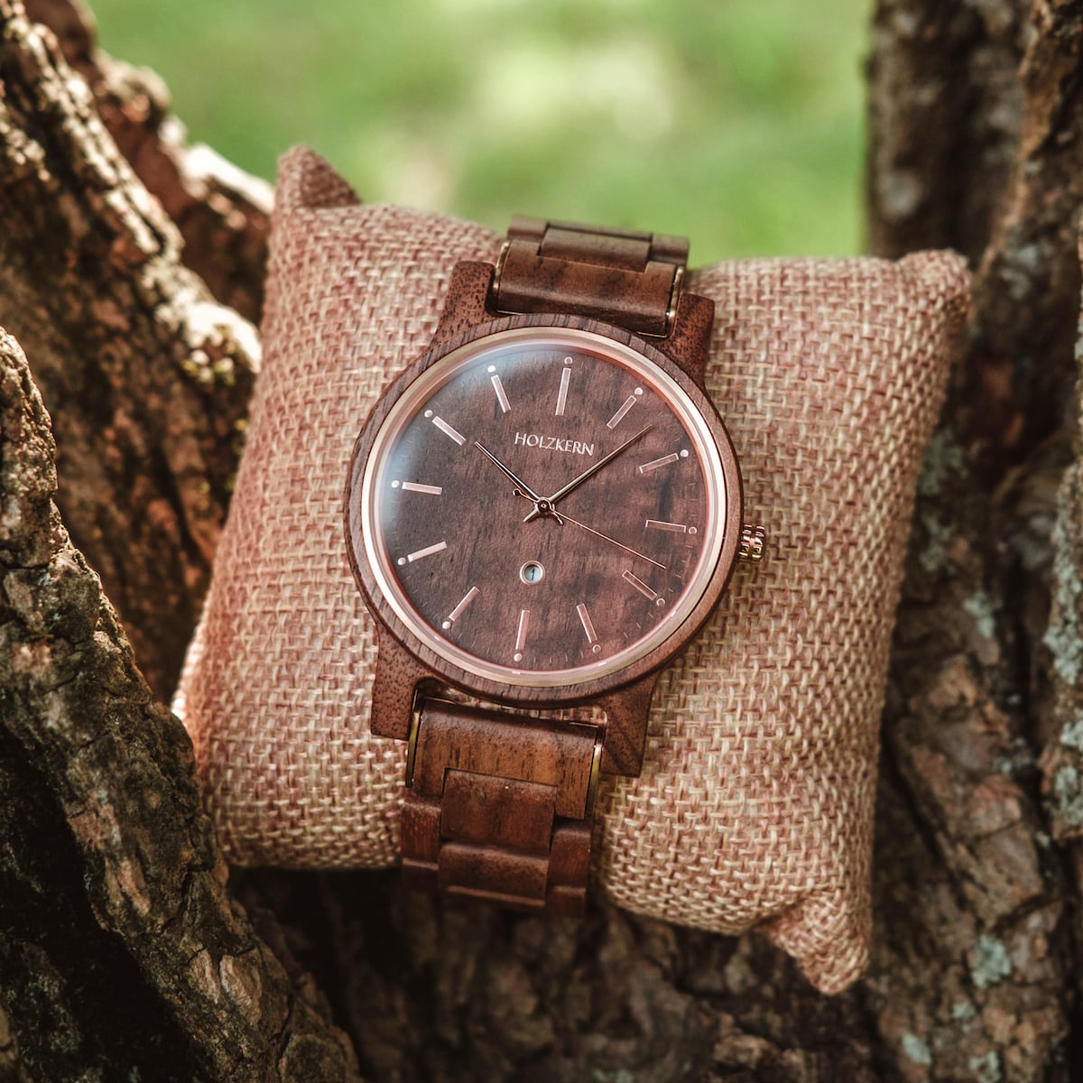 "Hesse" watch featuring a walnut wood finish, showcasing a rustic and natural style.