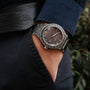 Orologio da polso "Misir", caratterizzato da un design intricato dallo stile classico ed elegante.